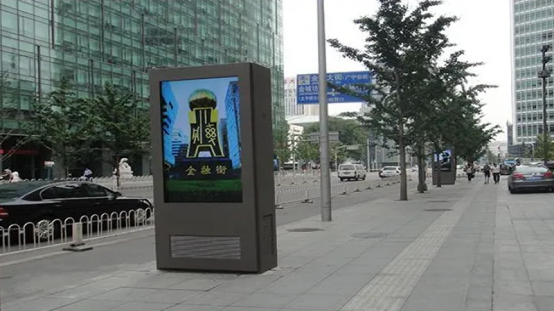 戶外高亮液晶屏廣告機的妙用